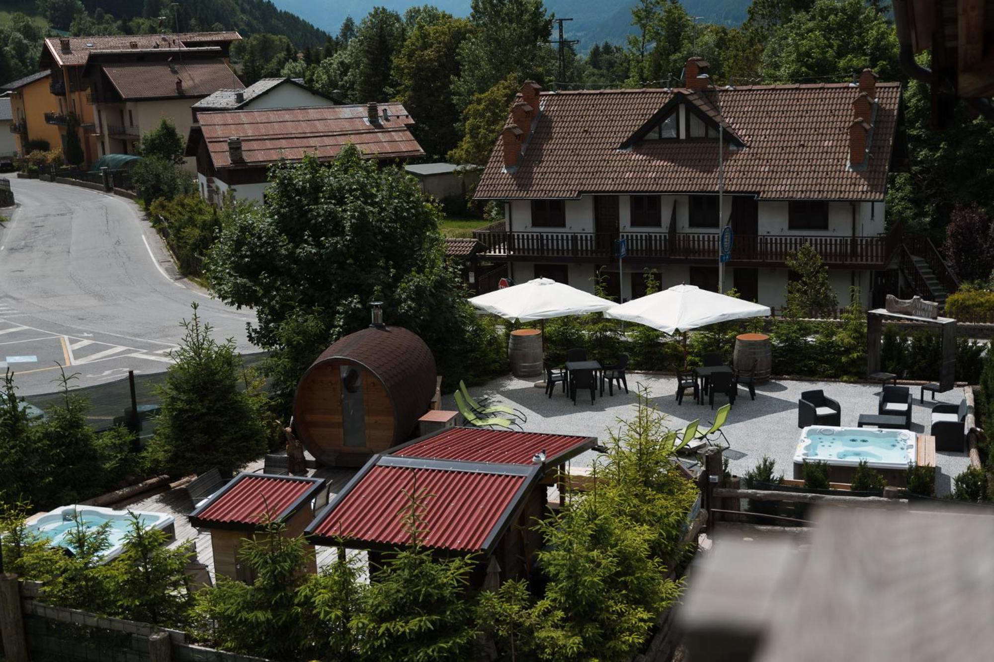 Alpen Chalet - Charme Mountain Hotel - Schilpario Exterior foto